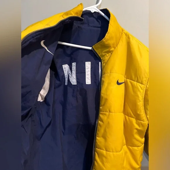 Nike Jacket - Picture 5 of 8